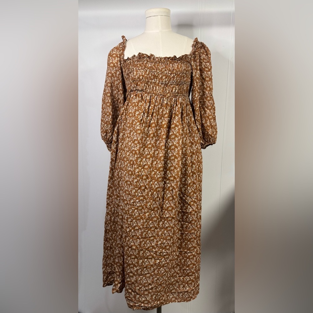 WOMEN'S FLORAL SMOCKED MIDI DRESS IN BROWN
SZ M Retail $179 at Saks OFF 5TH